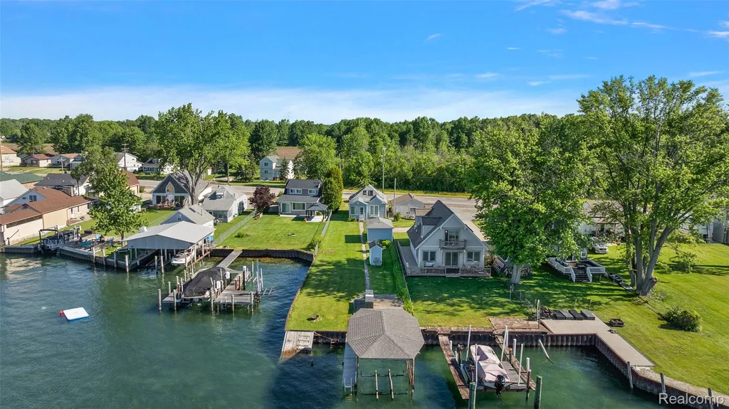 8449 Dixie Highway Ira Township MI 48023