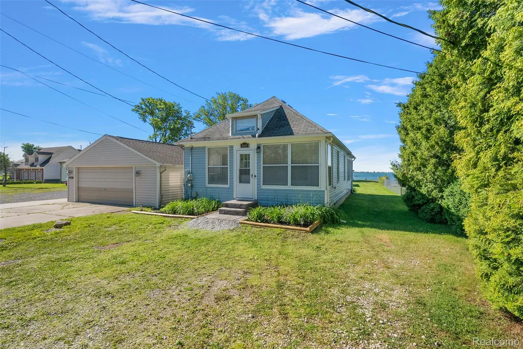 8449 Dixie Highway Ira Township MI 48023