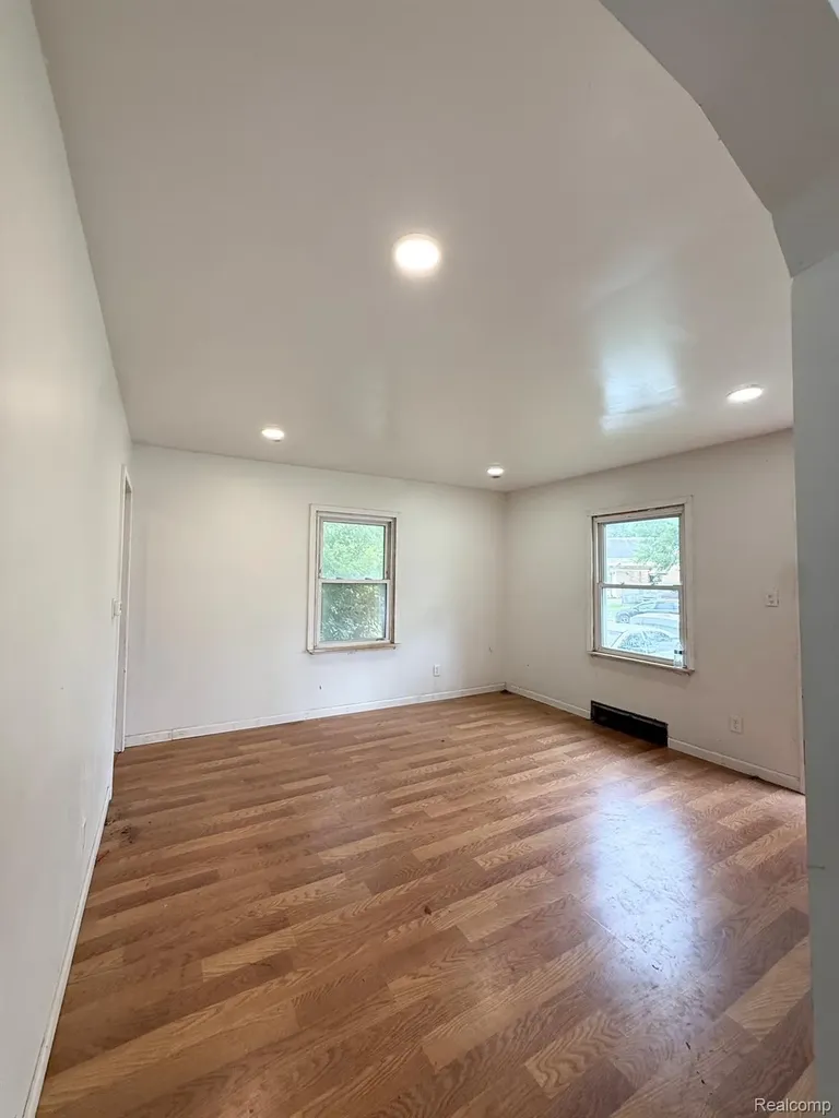 9536 Plainview Avenue Detroit City MI 48228