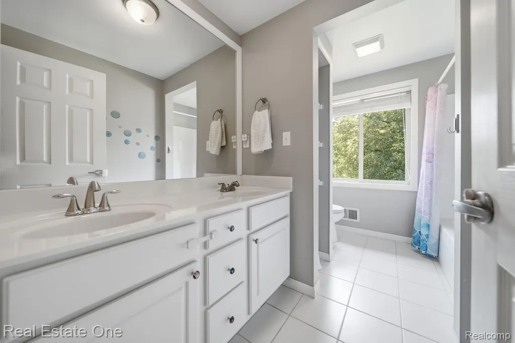 10947 Arbour Drive Brighton Township MI 48114