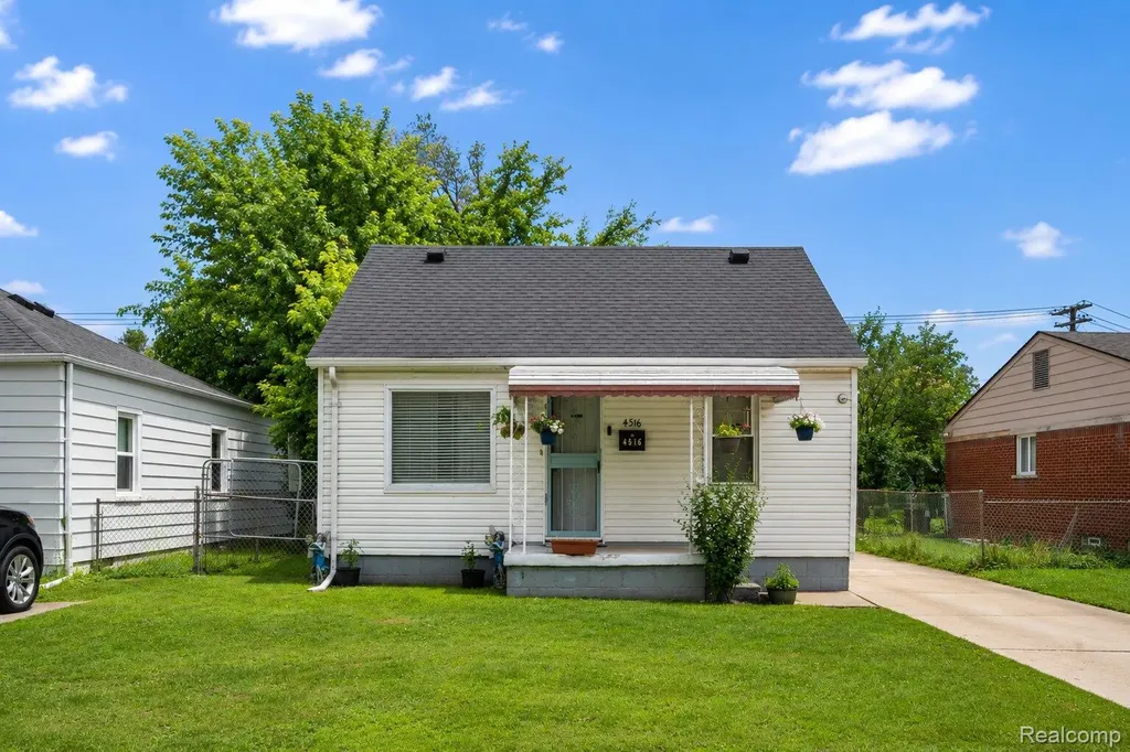 4516 Fleming Street Dearborn Heights City MI 48125