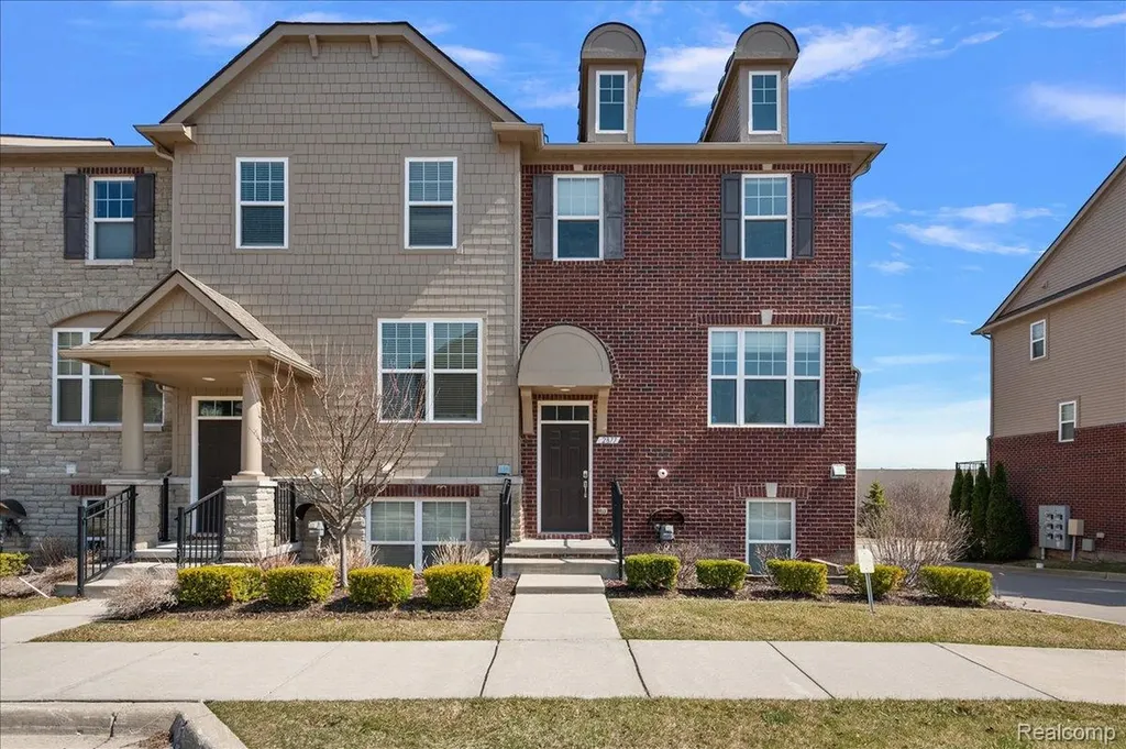 2877 Hartwick Drive Rochester Hills City MI 48307
