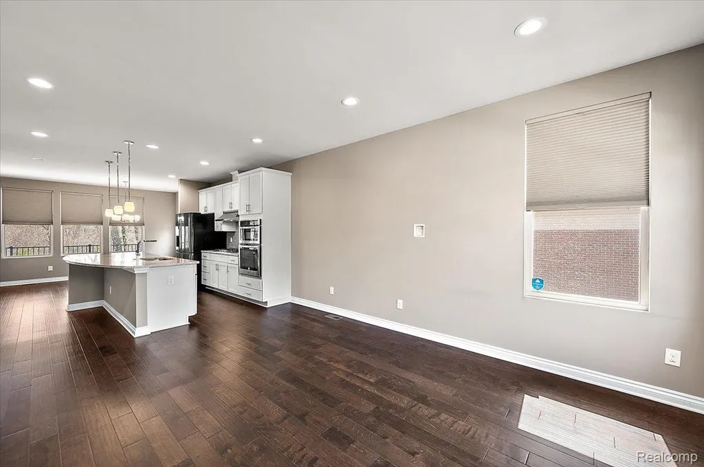 2877 Hartwick Drive Rochester Hills City MI 48307
