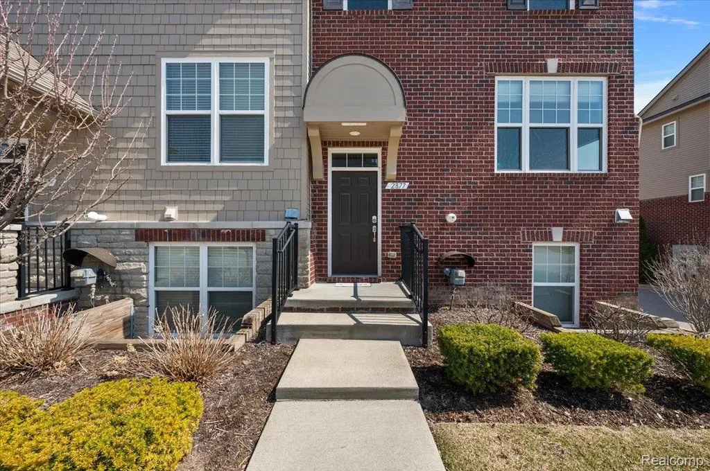 2877 Hartwick Drive Rochester Hills City MI 48307