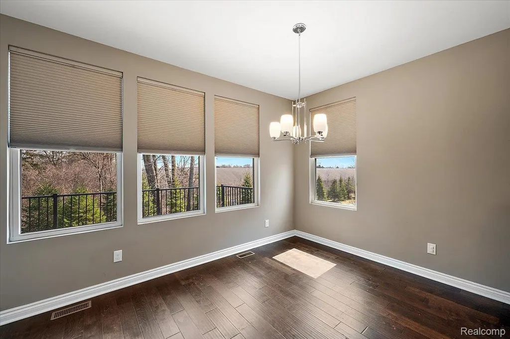 2877 Hartwick Drive Rochester Hills City MI 48307