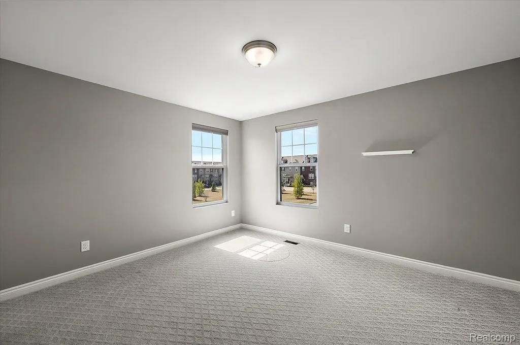 2877 Hartwick Drive Rochester Hills City MI 48307