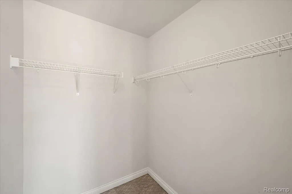 2877 Hartwick Drive Rochester Hills City MI 48307