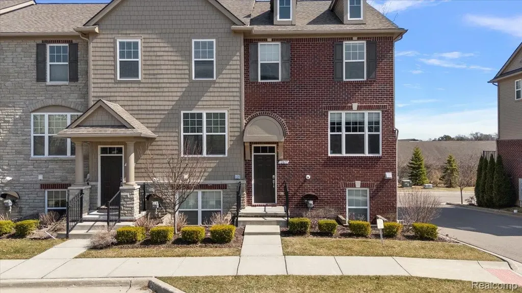2877 Hartwick Drive Rochester Hills City MI 48307