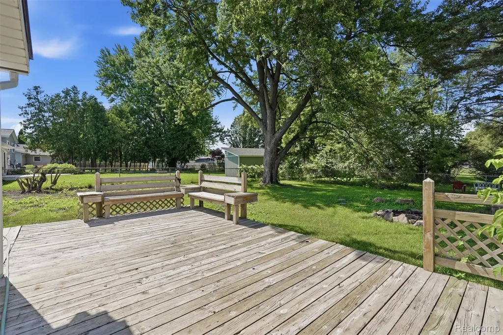 6187 E Maple Avenue Burton City MI 48439