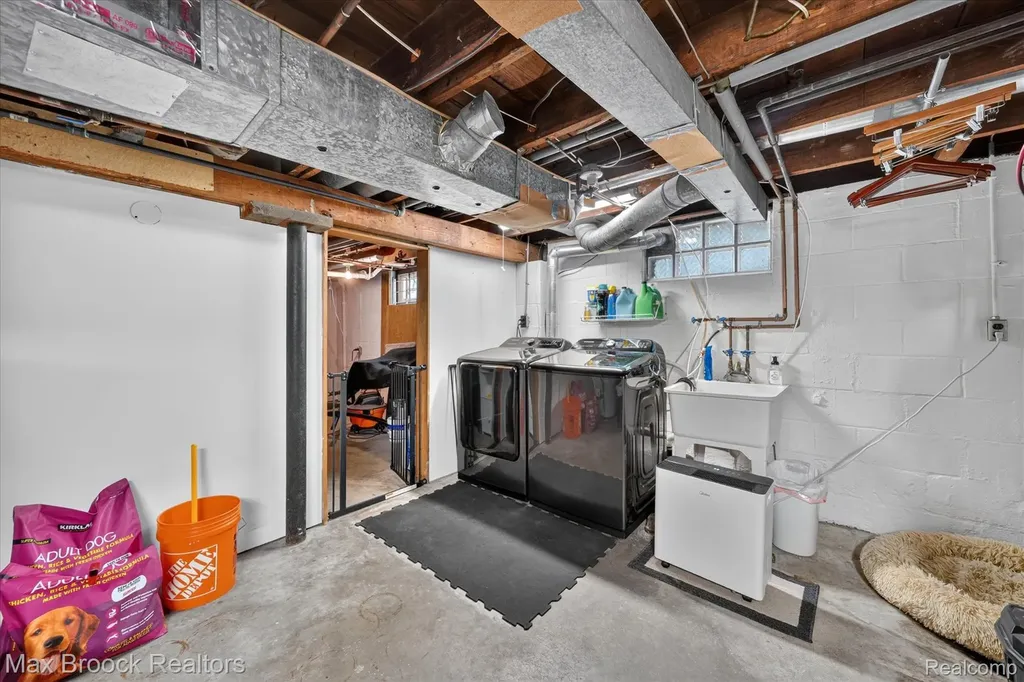 1320 Cole Street Birmingham City MI 48009