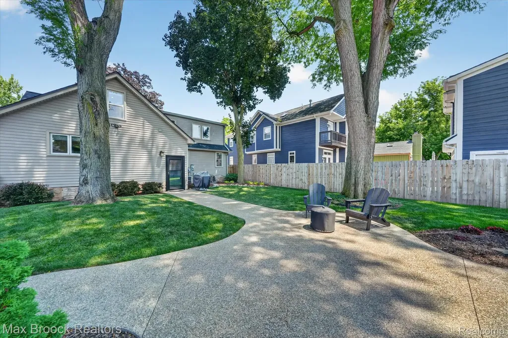 1320 Cole Street Birmingham City MI 48009