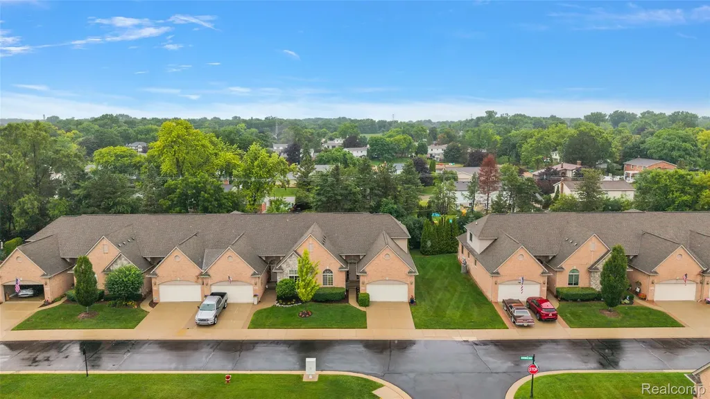 2681 Kentwood Drive Shelby Charter Township MI 48316