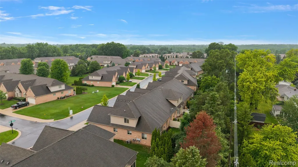 2681 Kentwood Drive Shelby Charter Township MI 48316