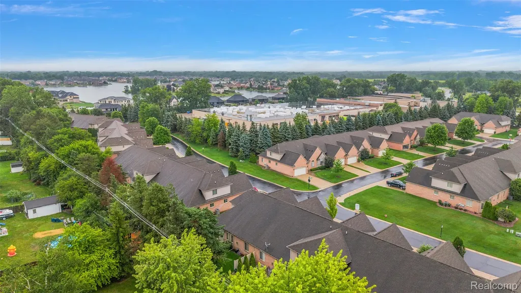 2681 Kentwood Drive Shelby Charter Township MI 48316