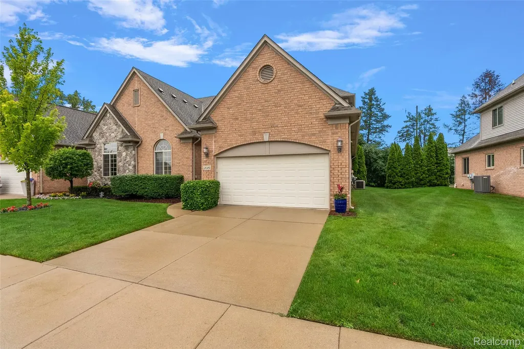 2681 Kentwood Drive Shelby Charter Township MI 48316