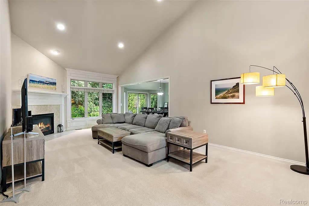 2681 Kentwood Drive Shelby Charter Township MI 48316
