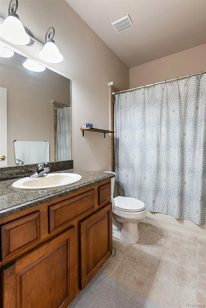 2681 Kentwood Drive Shelby Charter Township MI 48316