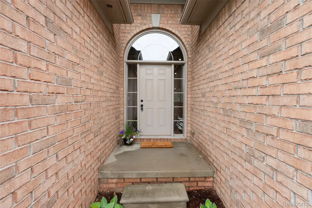2681 Kentwood Drive Shelby Charter Township MI 48316
