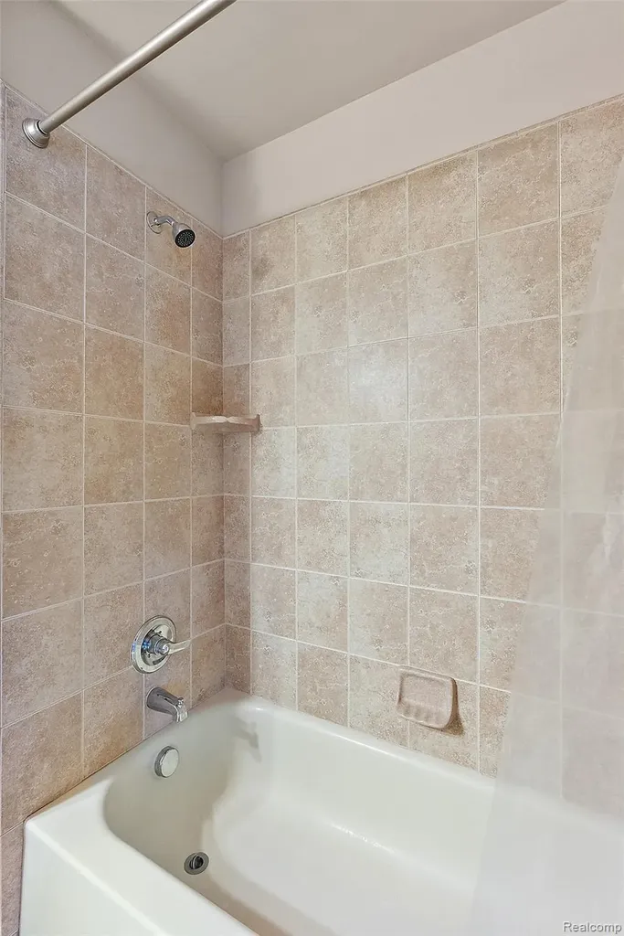 2681 Kentwood Drive Shelby Charter Township MI 48316