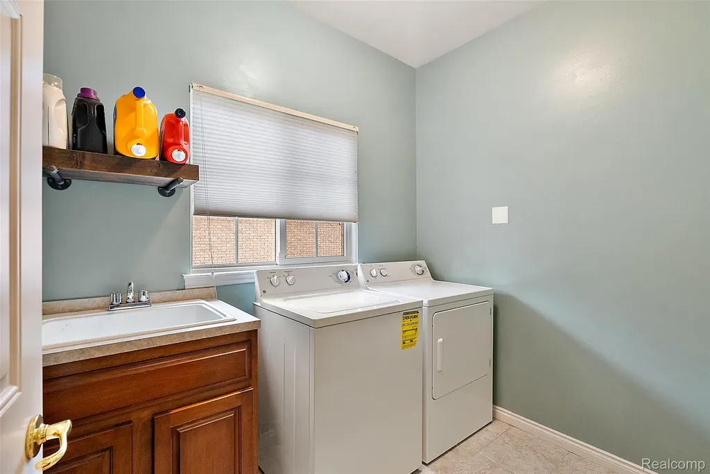 2681 Kentwood Drive Shelby Charter Township MI 48316