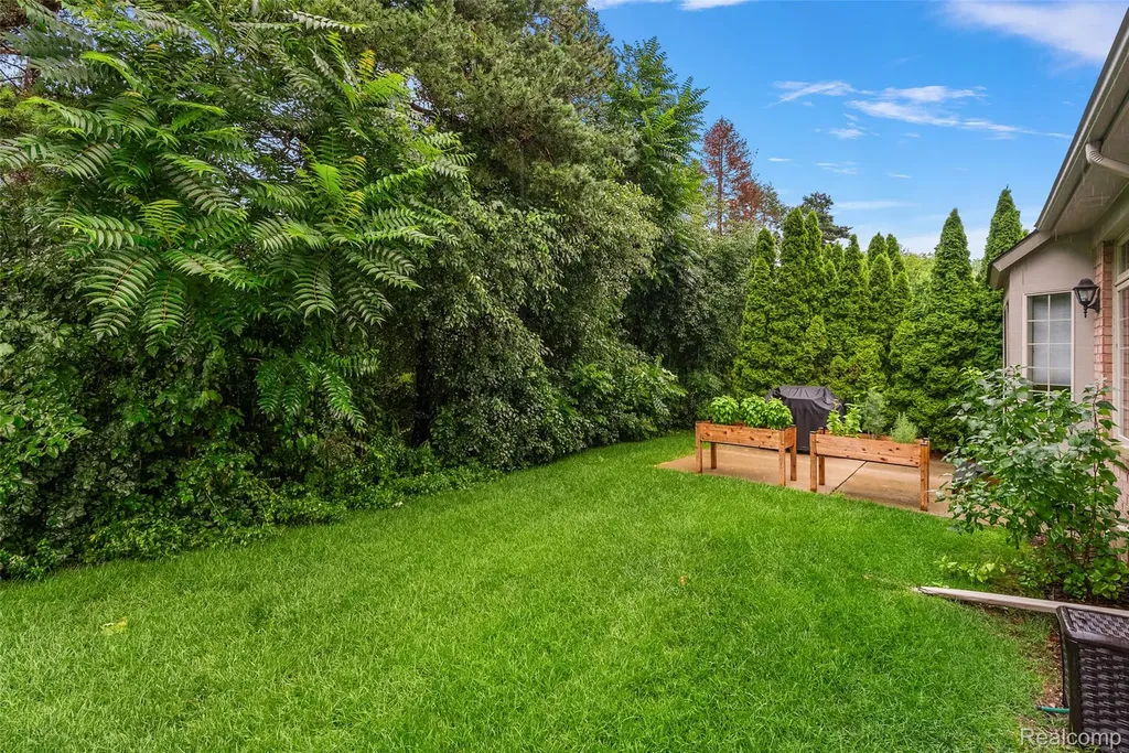 2681 Kentwood Drive Shelby Charter Township MI 48316