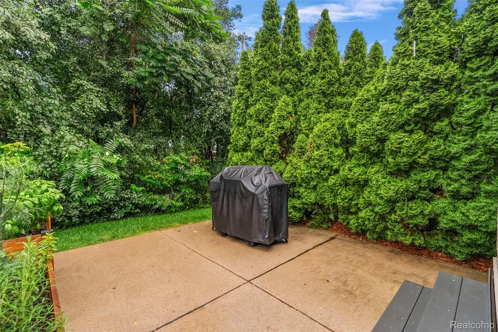 2681 Kentwood Drive Shelby Charter Township MI 48316