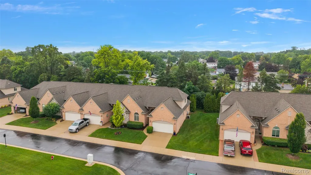 2681 Kentwood Drive Shelby Charter Township MI 48316