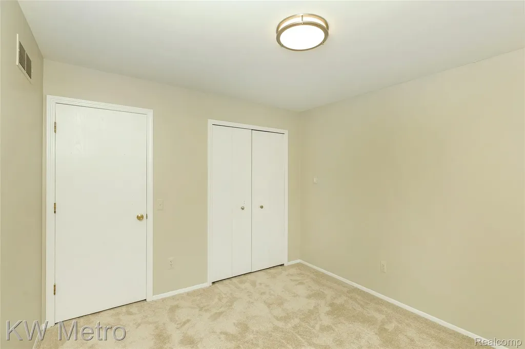 2154 Warrington Road Rochester Hills City MI 48307