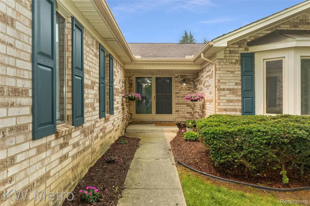 2154 Warrington Road Rochester Hills City MI 48307