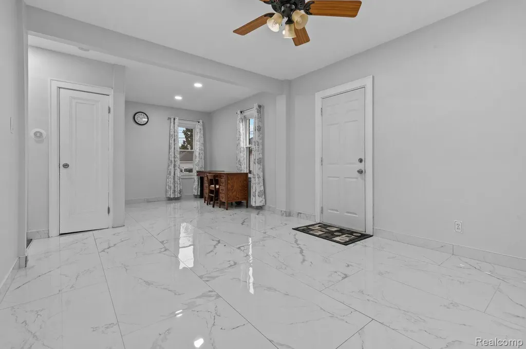 6838 Hartwell Street Dearborn City MI 48126