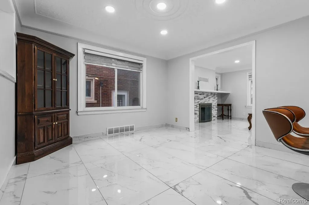 6838 Hartwell Street Dearborn City MI 48126