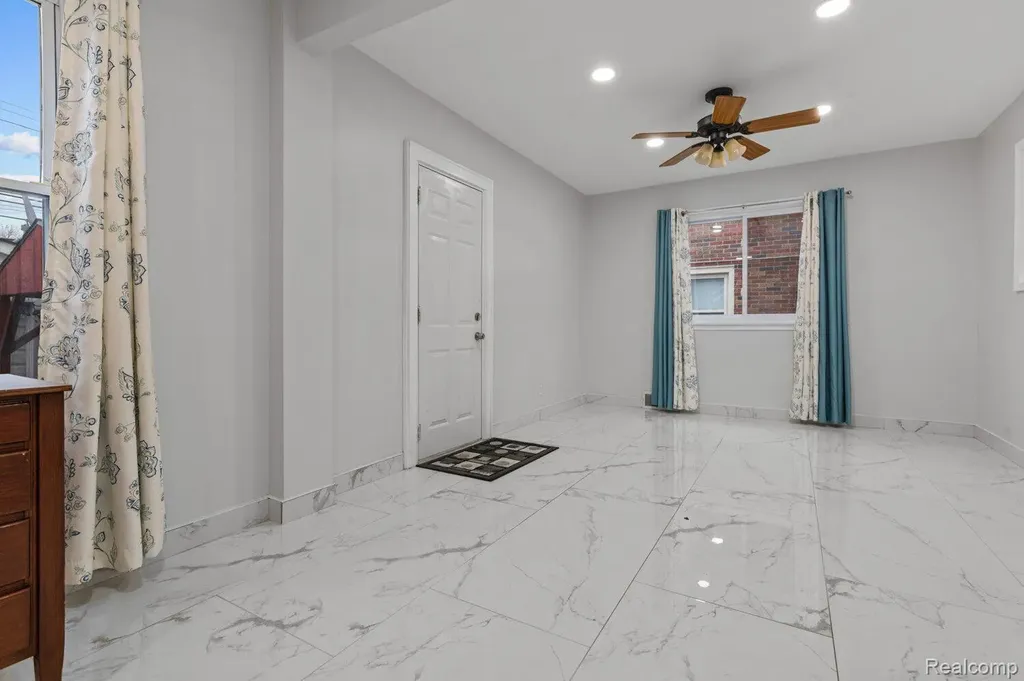 6838 Hartwell Street Dearborn City MI 48126