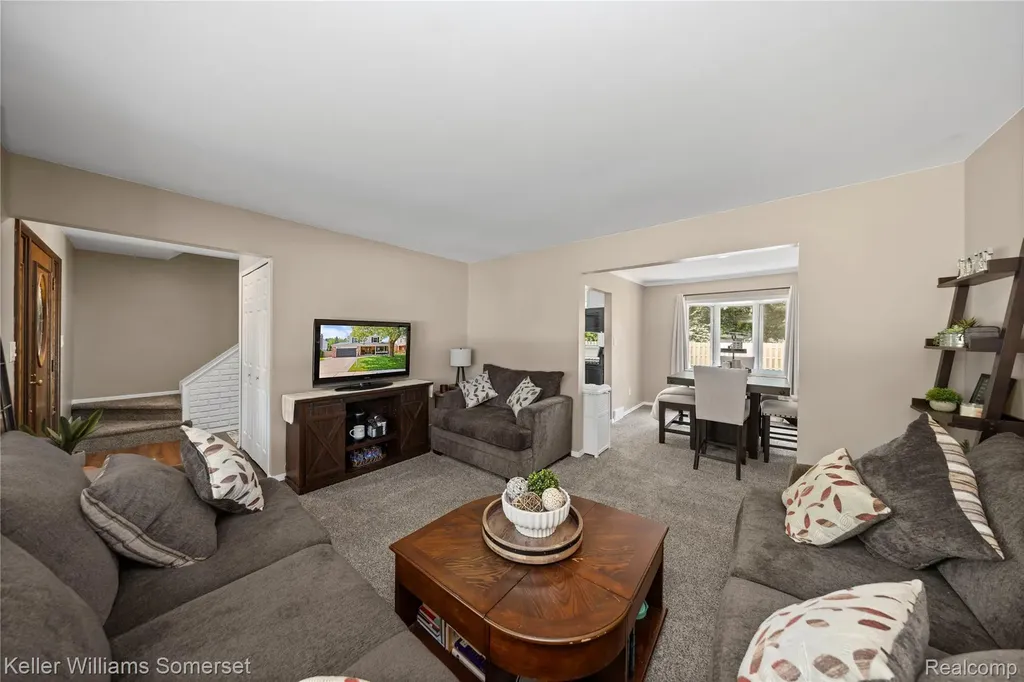 5795 Limestone Drive Troy City MI 48085