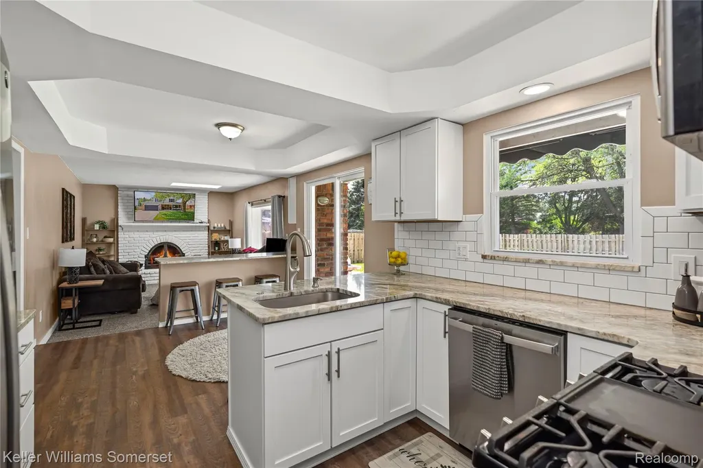 5795 Limestone Drive Troy City MI 48085