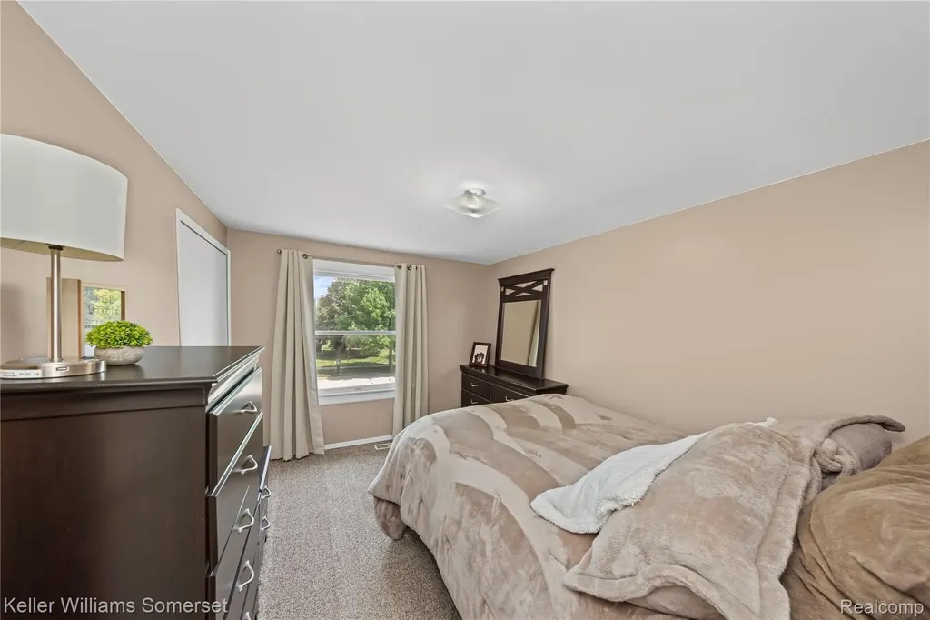 5795 Limestone Drive Troy City MI 48085
