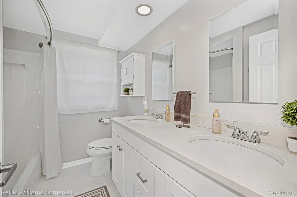 5795 Limestone Drive Troy City MI 48085