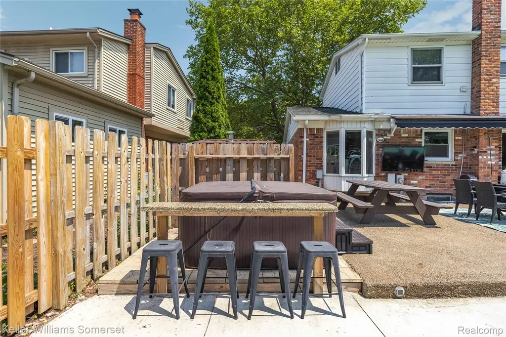 5795 Limestone Drive Troy City MI 48085