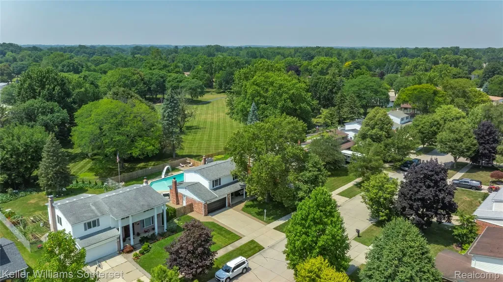 5795 Limestone Drive Troy City MI 48085