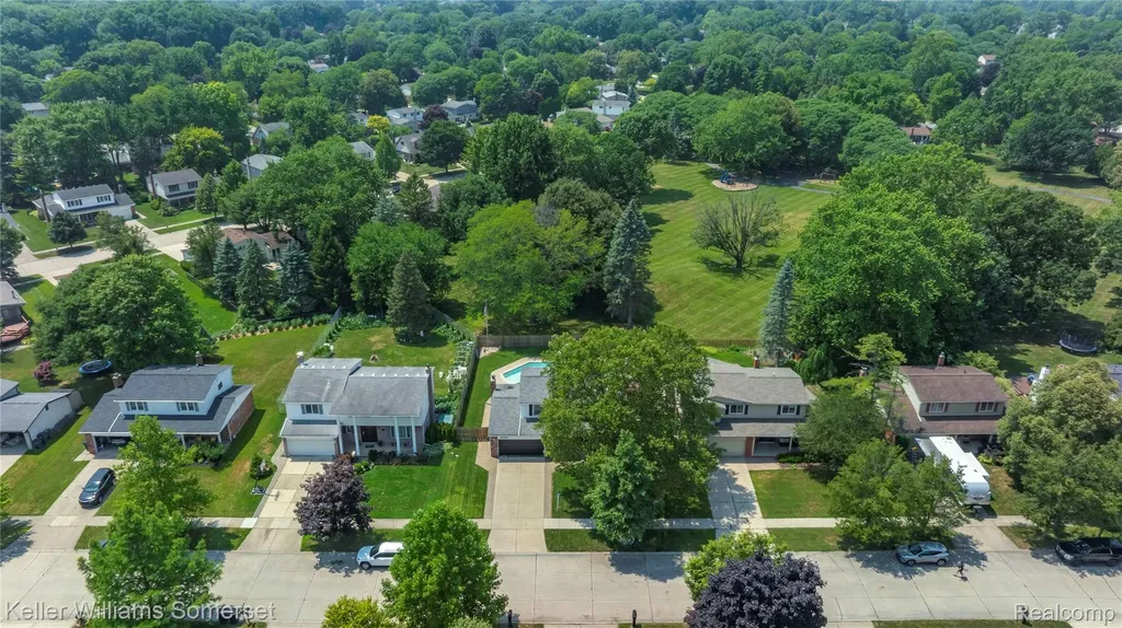 5795 Limestone Drive Troy City MI 48085