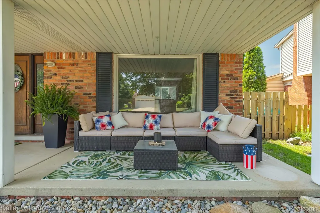 5795 Limestone Drive Troy City MI 48085