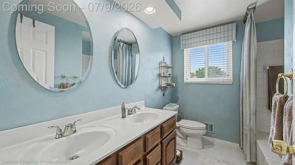 8731 Paulina Drive Sterling Heights City MI 48312