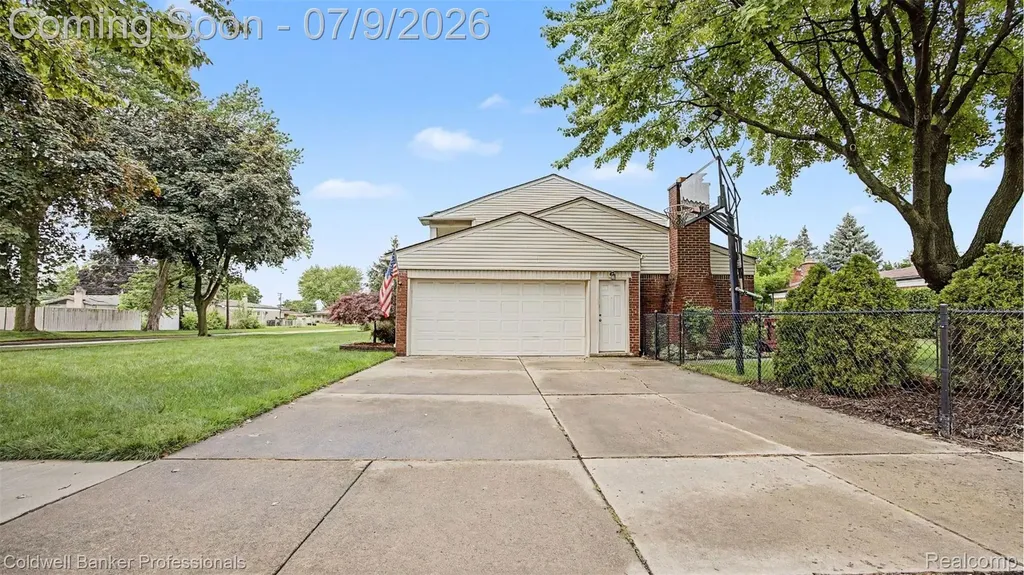 8731 Paulina Drive Sterling Heights City MI 48312