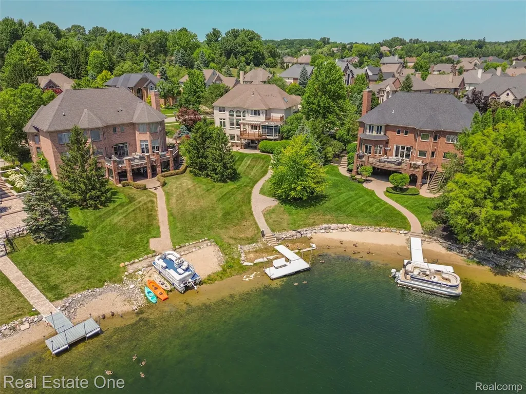 18218 Clairmont Circle E Northville Township MI 48168