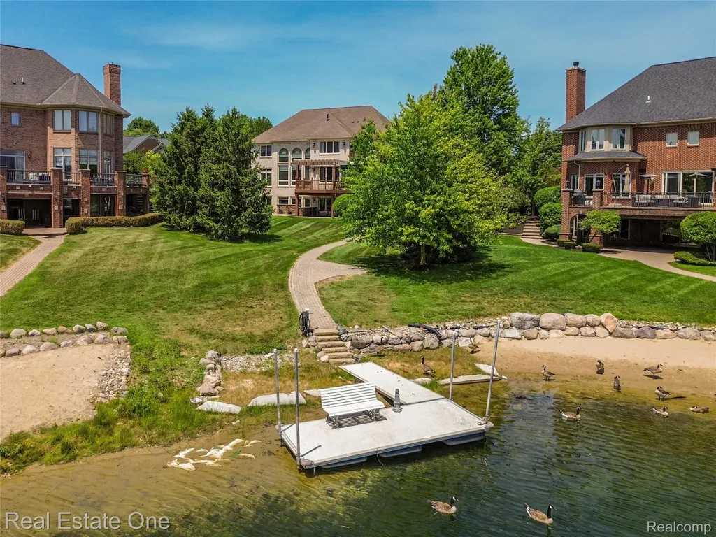 18218 Clairmont Circle E Northville Township MI 48168