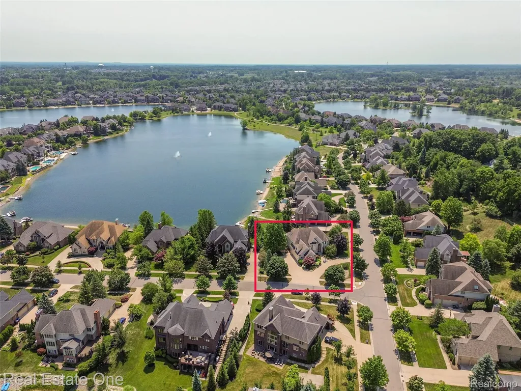 18218 Clairmont Circle E Northville Township MI 48168