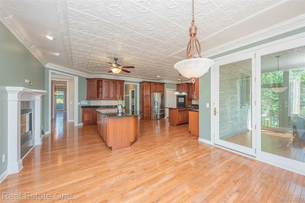 18218 Clairmont Circle E Northville Township MI 48168