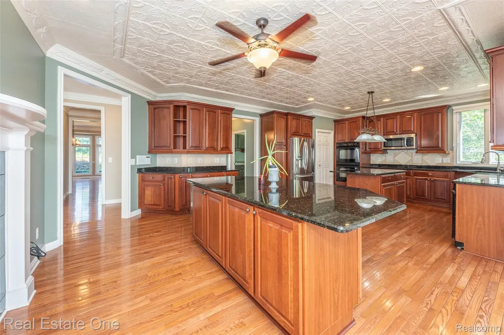 18218 Clairmont Circle E Northville Township MI 48168