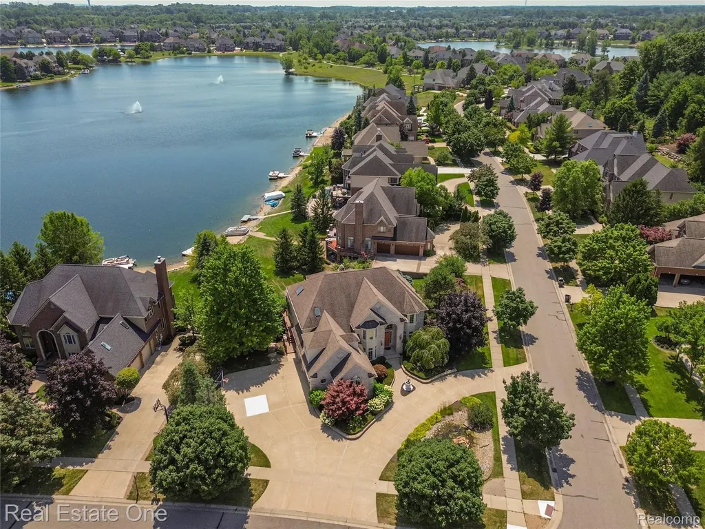 18218 Clairmont Circle E Northville Township MI 48168