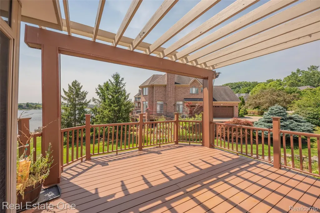 18218 Clairmont Circle E Northville Township MI 48168