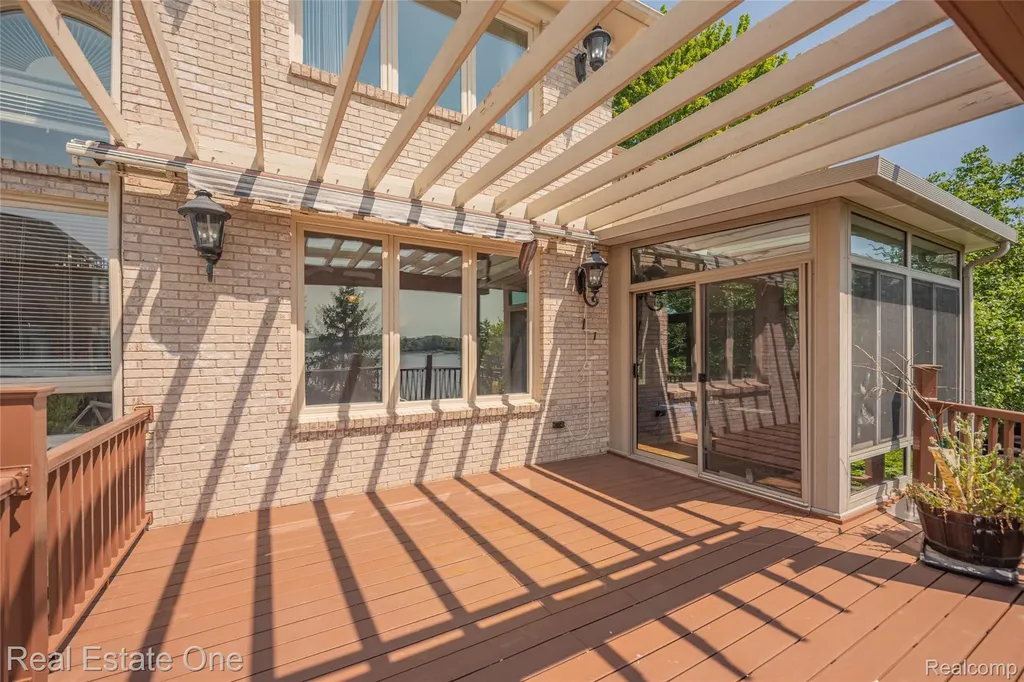18218 Clairmont Circle E Northville Township MI 48168